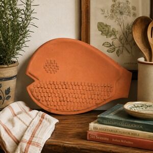 Bennington Potters Vermont Terracotta Fish Trivet Clay Hot Plate 1815 David Gil